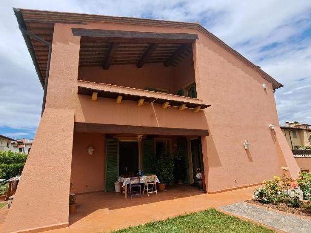 Villa Indipendente in vendita a Oltrarno, Calcinaia
