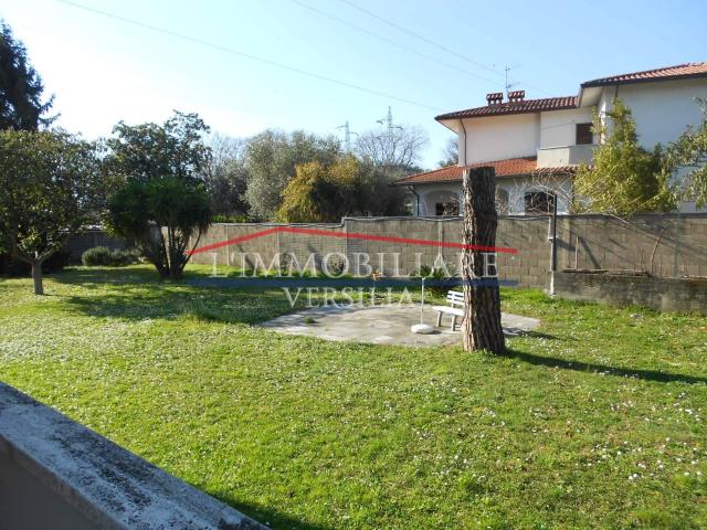 Villa Indipendente in vendita a Sant'Antonio, Carrara