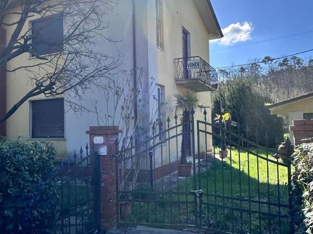 Villa Indipendente in vendita a Bagni Di Lucca Ponte, Toscana