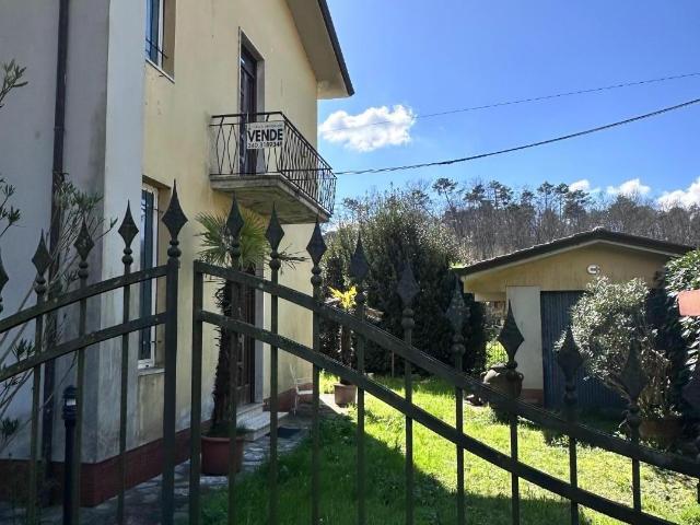 Villa Indipendente in vendita a Bagni Di Lucca Ponte, Toscana