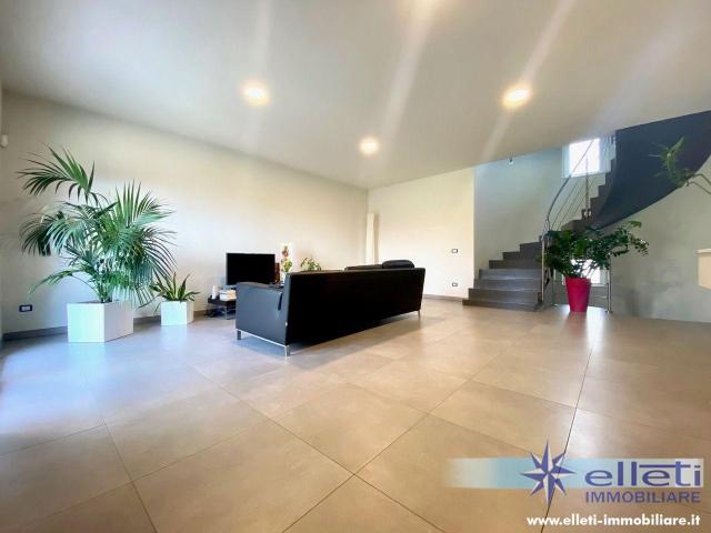 Villa Indipendente in vendita a San Carlo, Marina Di Massa