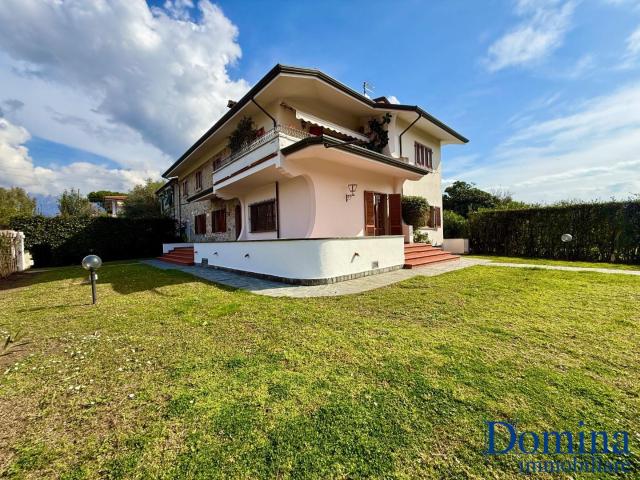Villa Indipendente in vendita a Poggiolo, Marina Di Massa