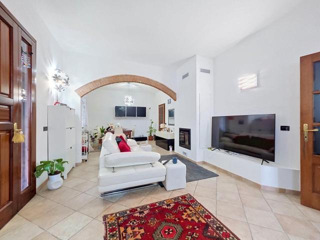 Villa Indipendente in vendita a Arena Metato, San Giuliano Terme
