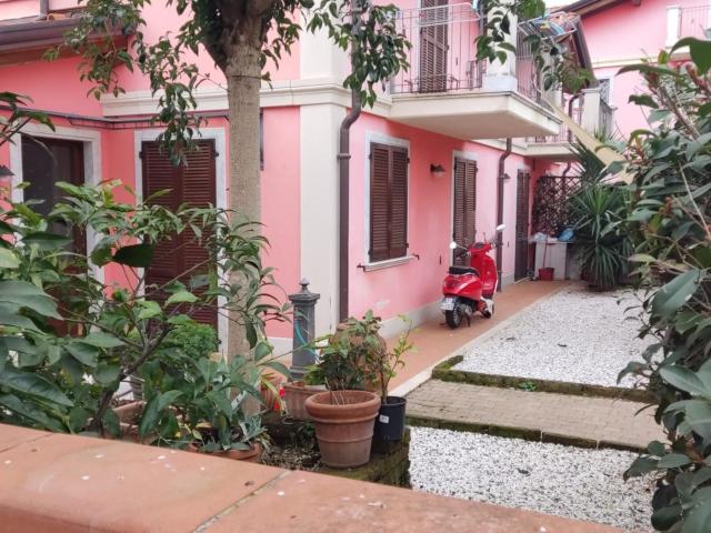 Villa Indipendente in vendita a Frasso, Seravezza