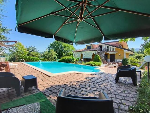 Villa Indipendente in vendita a Atripalda, Campania