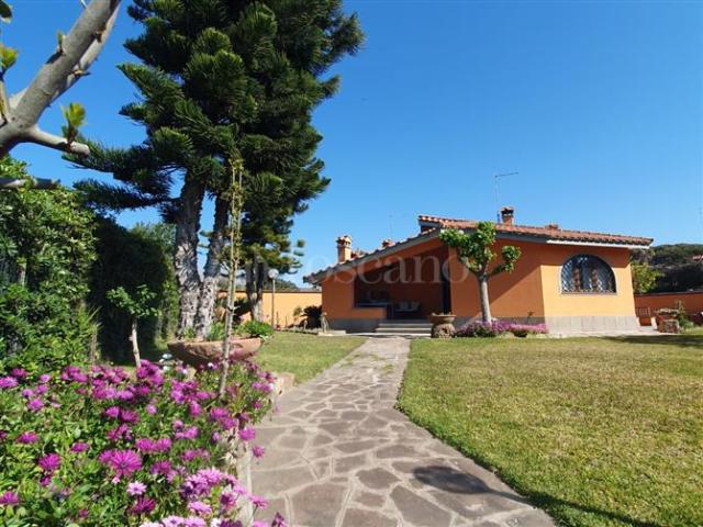 Villa Indipendente in affitto a Fregene, Roma Capitale