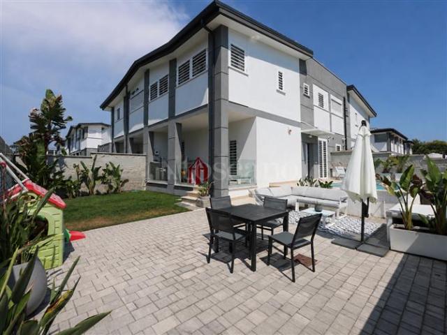 Villa Indipendente in vendita a Axa, Roma Capitale