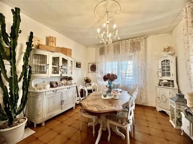 Villa Indipendente in vendita a Lonato, Lombardia