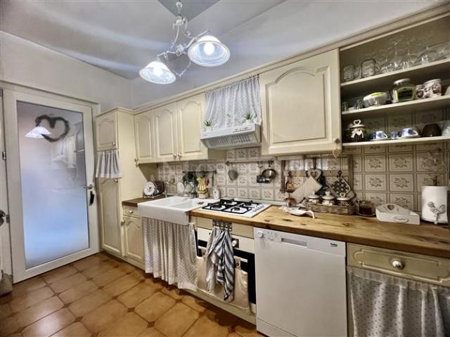 Villa Indipendente in vendita a Lonato, Lombardia