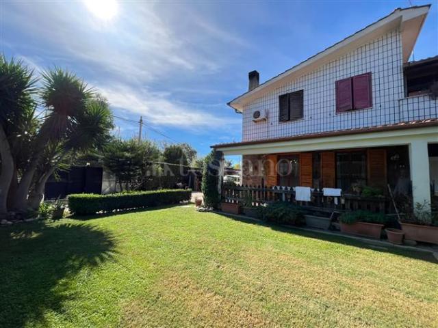 Villa Indipendente in vendita a Isola Sacra, Fiumicino