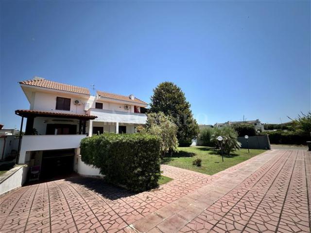Villa Indipendente in vendita a Lido di Marechiaro, Roma Capitale