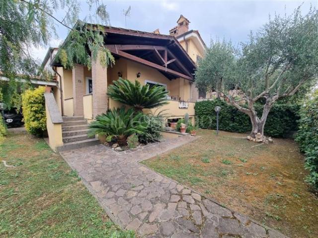 Villa Indipendente in vendita a Municipio Roma X, Roma Capitale