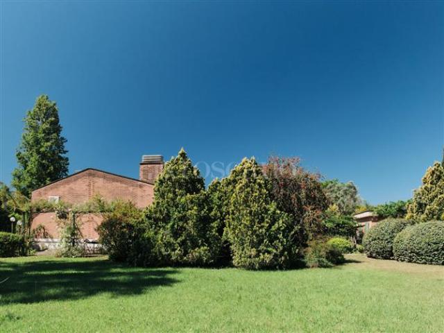 Villa Indipendente in vendita a Municipio Roma X, Roma Capitale