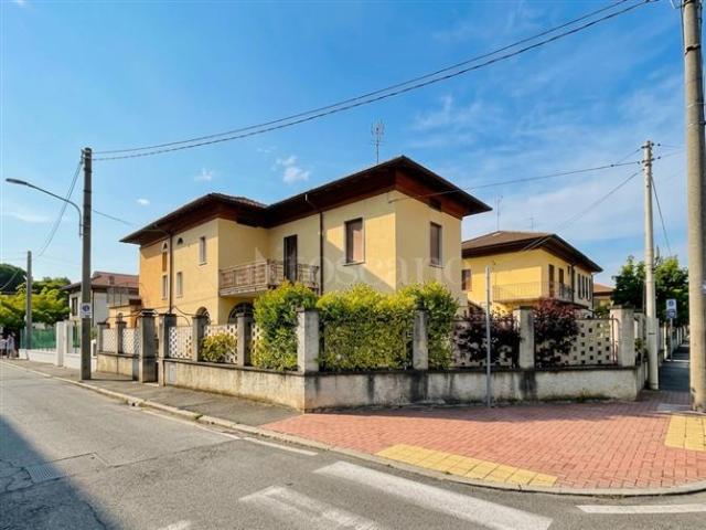 Villa Indipendente in vendita a Zona Ovest, Brescia