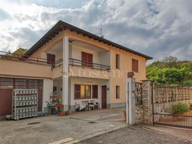 Villa Indipendente in vendita a Comunità Montana del Piambello, Lavena Ponte Tresa