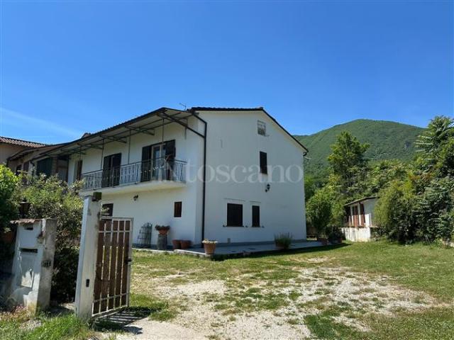 Villa Indipendente in vendita a Greccio, Lazio
