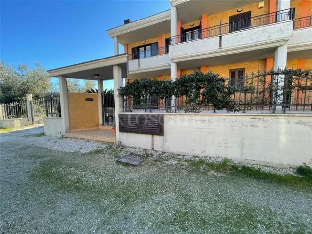 Villa Indipendente in vendita a Unione dei Comuni della Val Vibrata, Martinsicuro