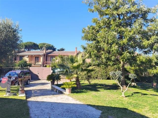 Villa Indipendente in vendita a Municipio Roma VII, Roma Capitale