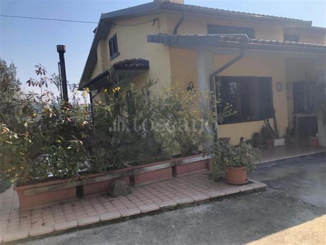Villa Indipendente in vendita a Lamporecchio, Collecioli