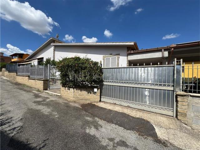 Villa Indipendente in vendita a Centroni, Roma Capitale