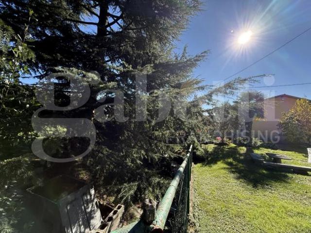 Villa Indipendente in vendita a Erba, Lombardia