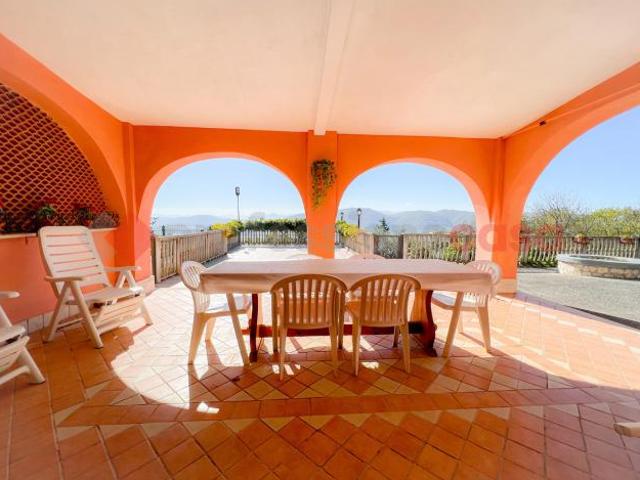 Villa Indipendente in vendita a Fiuggi, Lazio