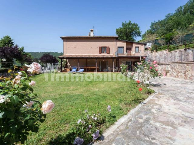 Villa Indipendente in affitto a Palazzaccio di Strettura, Spoleto