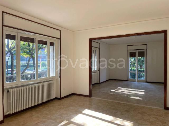 Villa Indipendente in affitto a Montecalvo, Lavenone