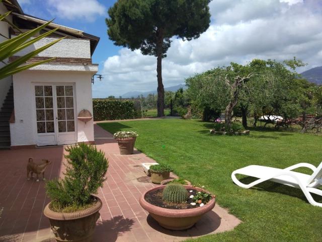 Villa Indipendente in affitto a Camaiore, Toscana