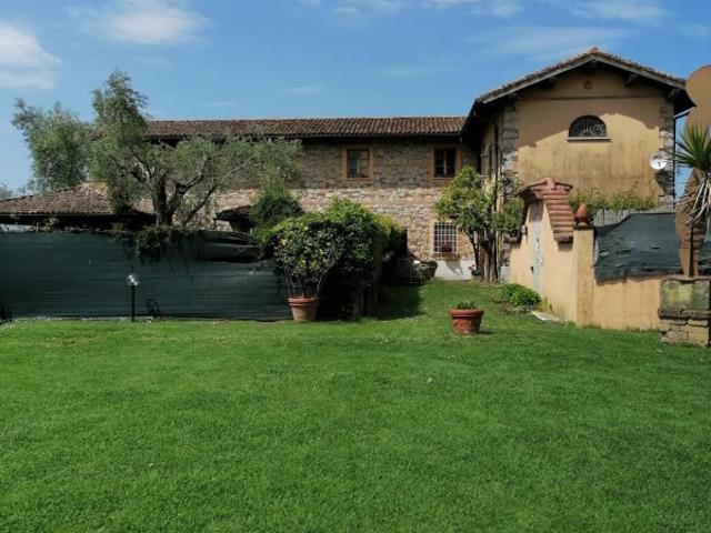 Villa Indipendente in affitto a Caravello, Camaiore