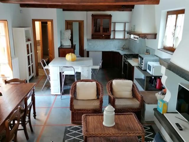 Villa Indipendente in affitto a Caravello, Camaiore
