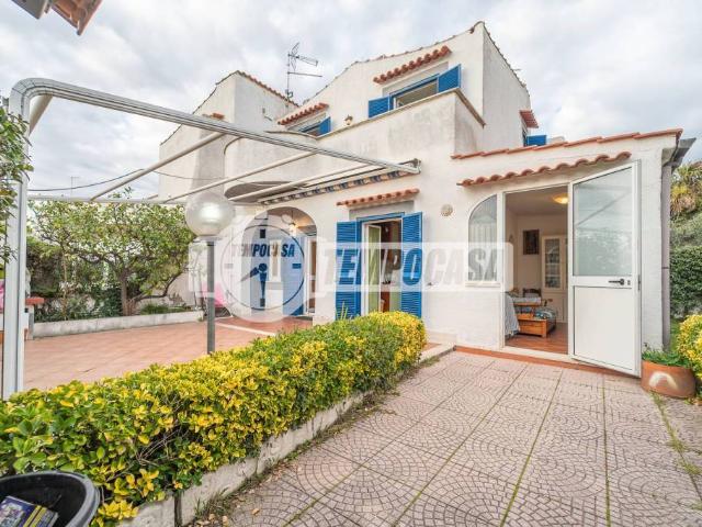 Villa Indipendente in affitto a Cerenova Costantica, Roma Capitale
