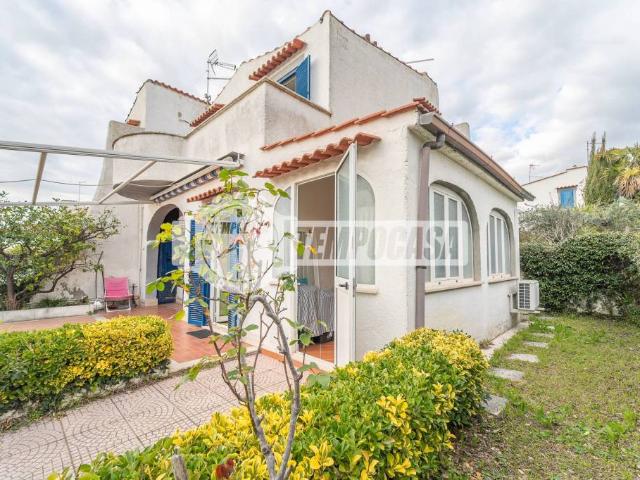 Villa Indipendente in affitto a Cerenova Costantica, Roma Capitale
