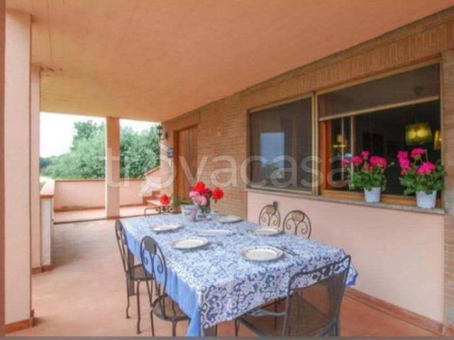 Villa Indipendente in affitto a Contrada Castelletta, Marche
