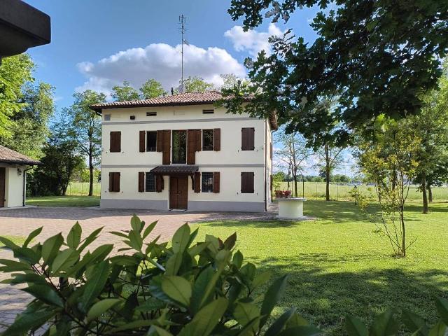 Villa Indipendente in affitto a Pianura Reggiana, Re