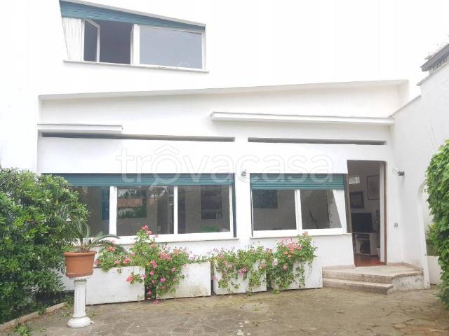 Villa Indipendente in affitto a Fregene, Roma Capitale