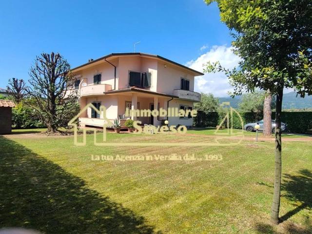 Villa Indipendente in affitto a Vaiana, Forte Dei Marmi