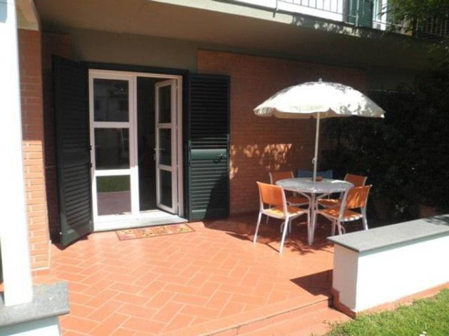 Villa Indipendente in affitto a Vittoria Apuana, Forte Dei Marmi