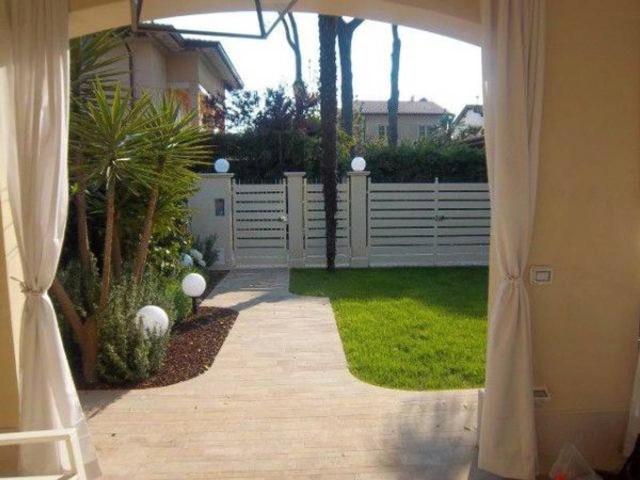Villa Indipendente in affitto a Roma Imperiale, Forte Dei Marmi
