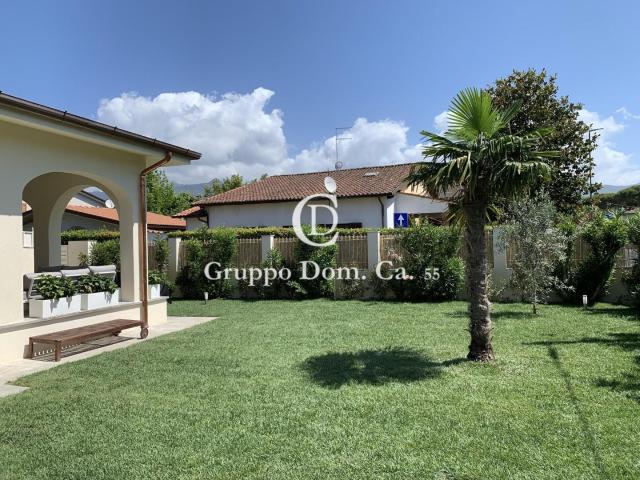 Villa Indipendente in affitto a Vittoria Apuana, Forte Dei Marmi
