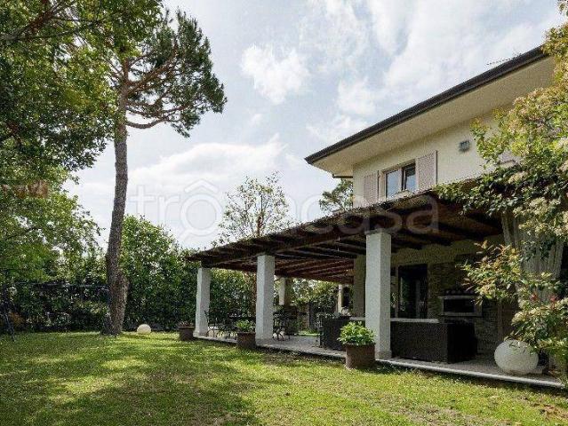 Villa Indipendente in affitto a Caranna, Forte Dei Marmi