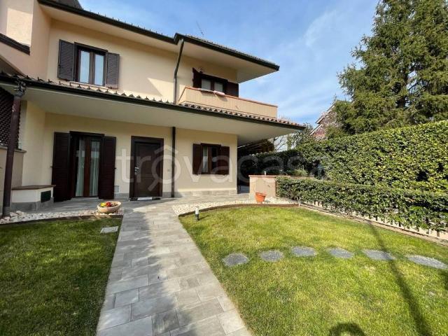 Villa Indipendente in affitto a Montale Alto, Montale