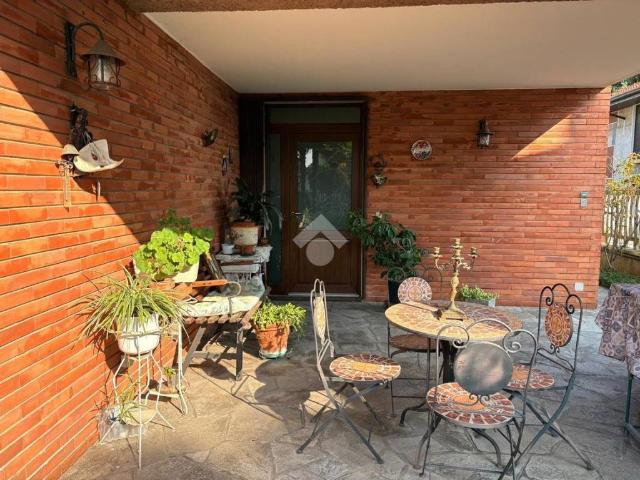 Villa Indipendente in affitto a Lonate Pozzolo, Lombardia
