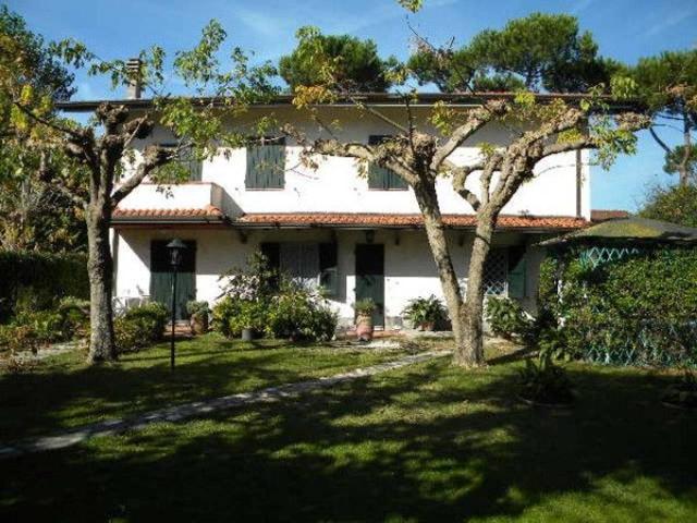 Villa Indipendente in affitto a San Carlo, Marina Di Massa
