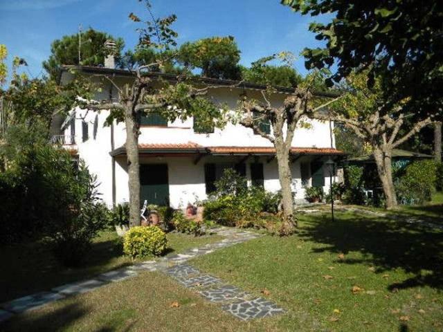 Villa Indipendente in affitto a San Carlo, Marina Di Massa