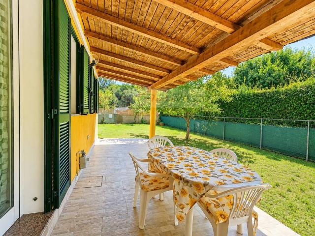 Villa Indipendente in affitto a Poveromo, Marina Di Massa