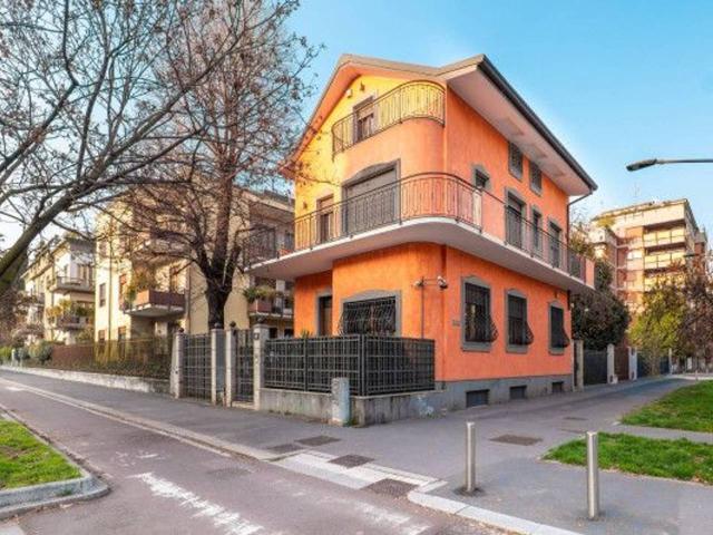 Villa Indipendente in affitto a Municipio 8 di Milano, Milano
