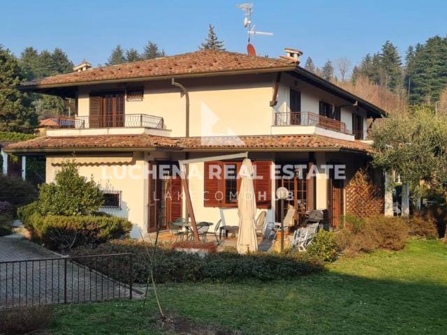 Villa Indipendente in affitto a Montorfano, Lombardia
