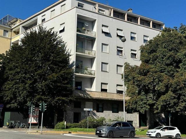 Villa Indipendente in affitto a Centro, Monza