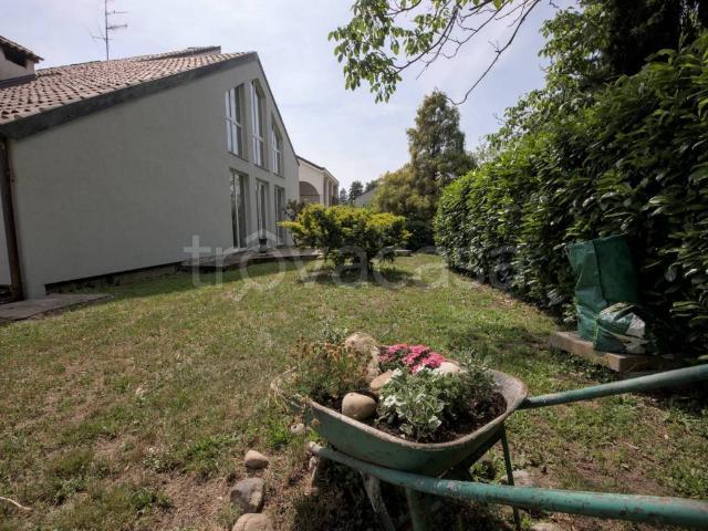 Villa Indipendente in affitto a Vinago, Mornago